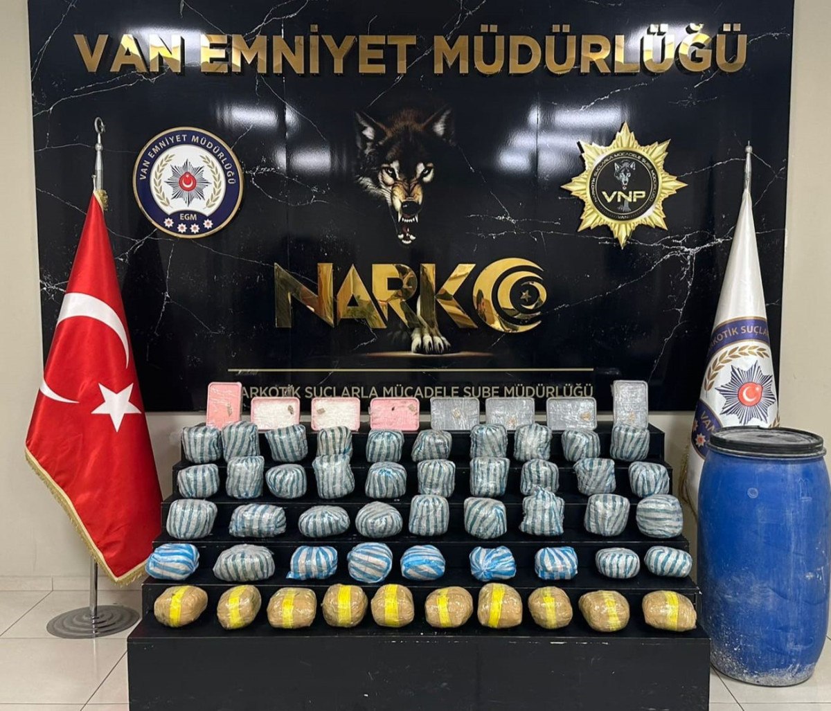 vanda polis ekiplerinden uyusturucu operasyonu 0