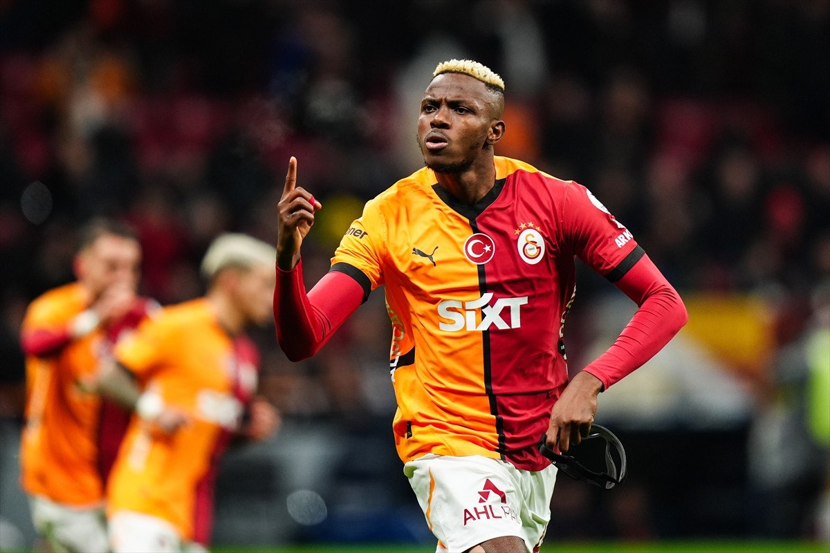 victor osimhen super ligdeki 10 golunu atti 0 ANc1tuI7