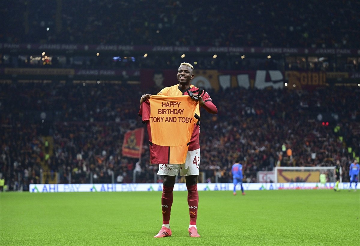 victor osimhen super ligdeki 10 golunu atti 1 aRrbnvbd