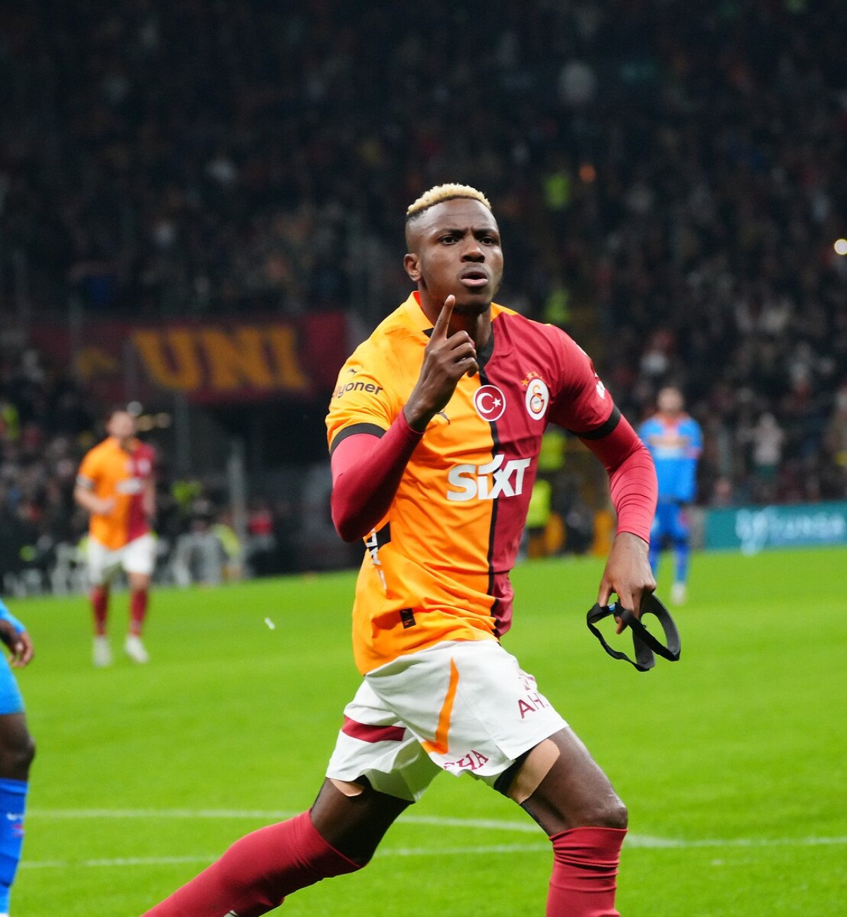 victor osimhenden osayi samuel yaniti 1 zYwcgHg5