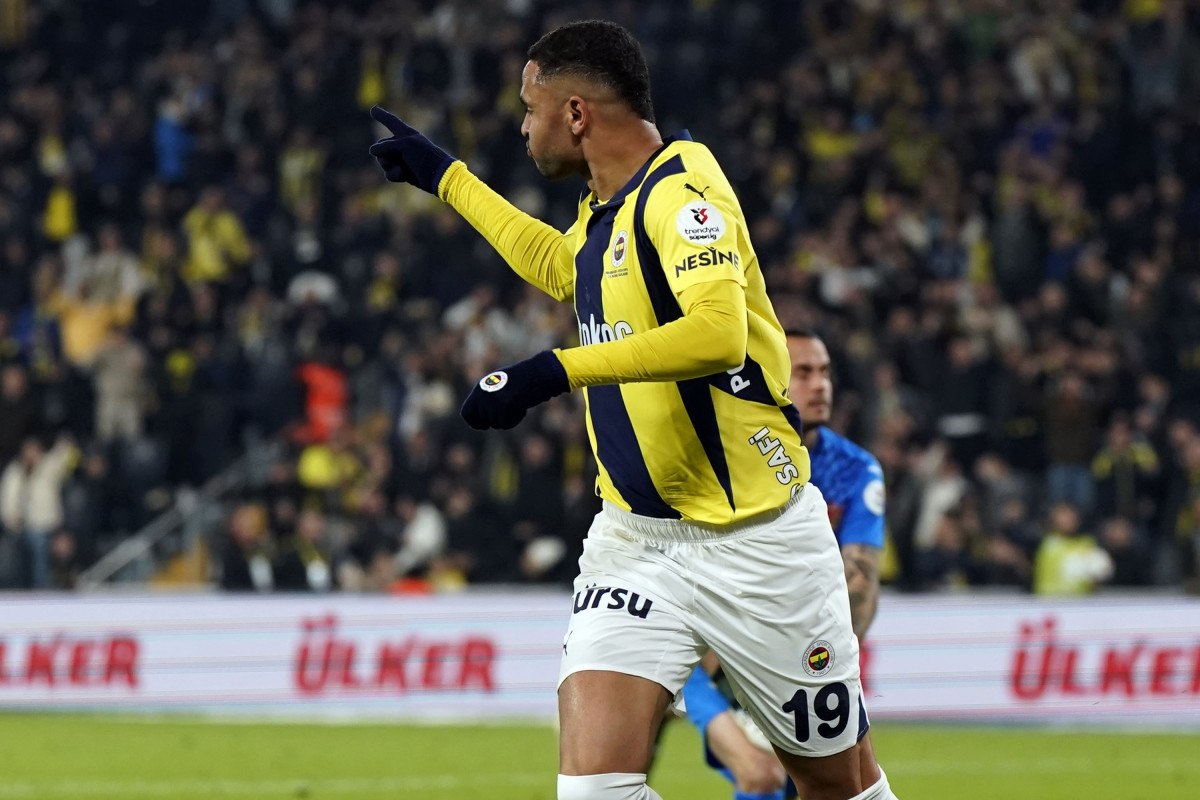 youssef en nesyriden son 3 macta 5 gol 0 qlwpfdMC