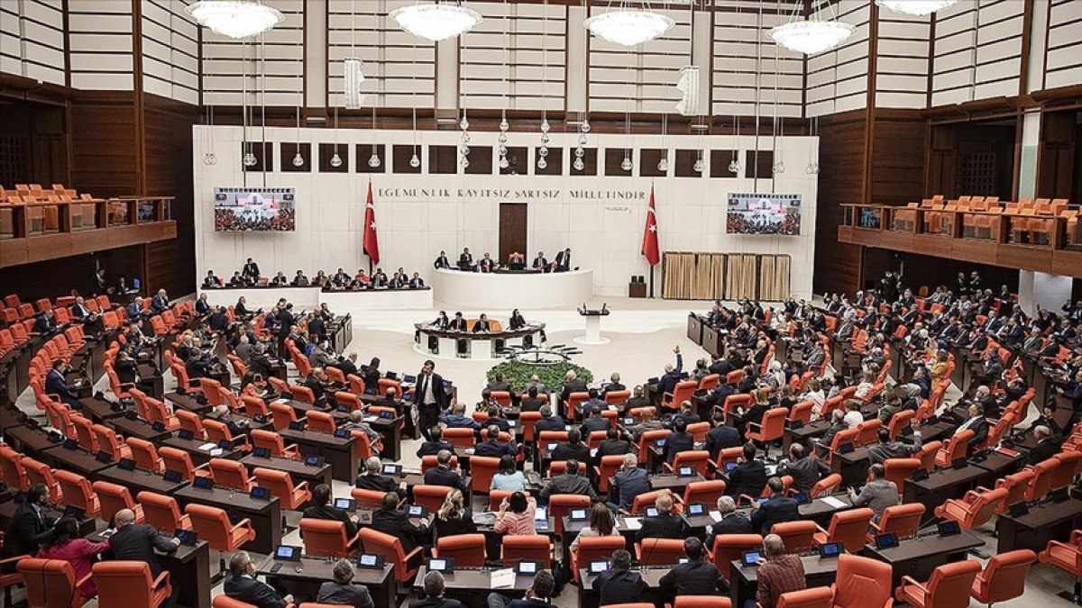 ysk secimlere katilabilecek 38 siyasi partiyi acikladi 2
