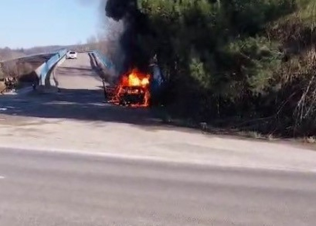 zonguldakta yangin cikan aractan kendini son anda kurtardi 0 W36isTXw