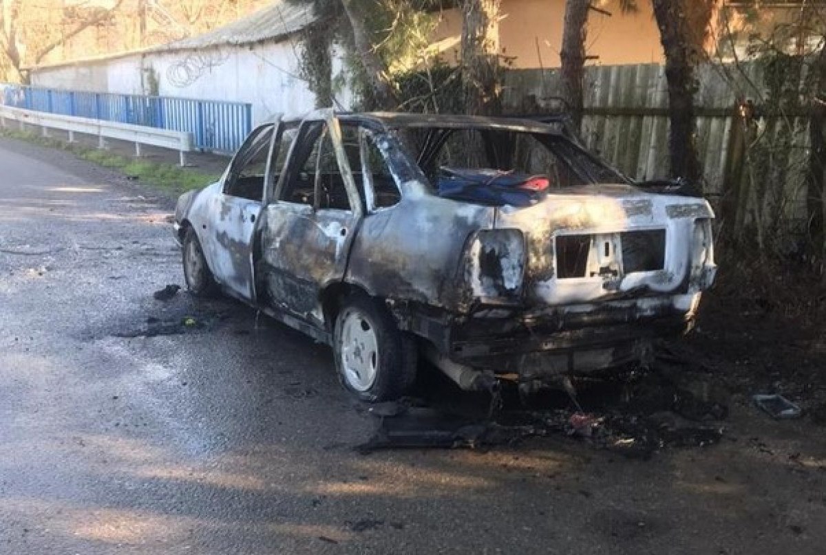 zonguldakta yangin cikan aractan kendini son anda kurtardi 3 I5Sd37RG
