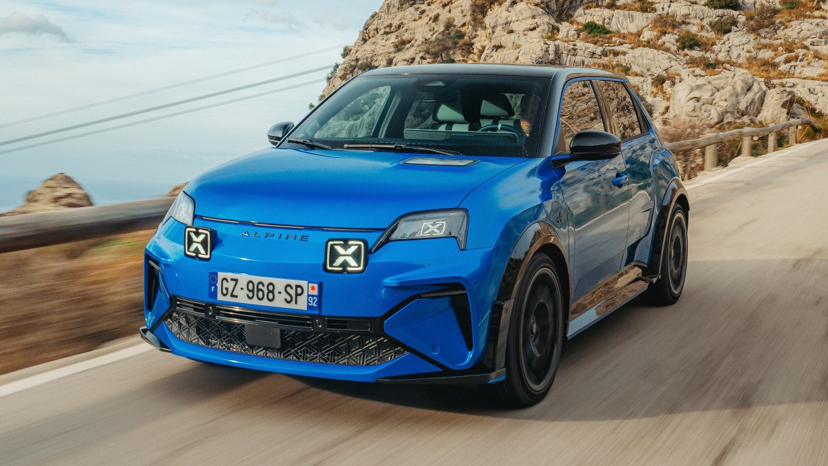 2025 yilinin otomobili renault 5 ve alpine a290 oldu 0 mdJGH8YW