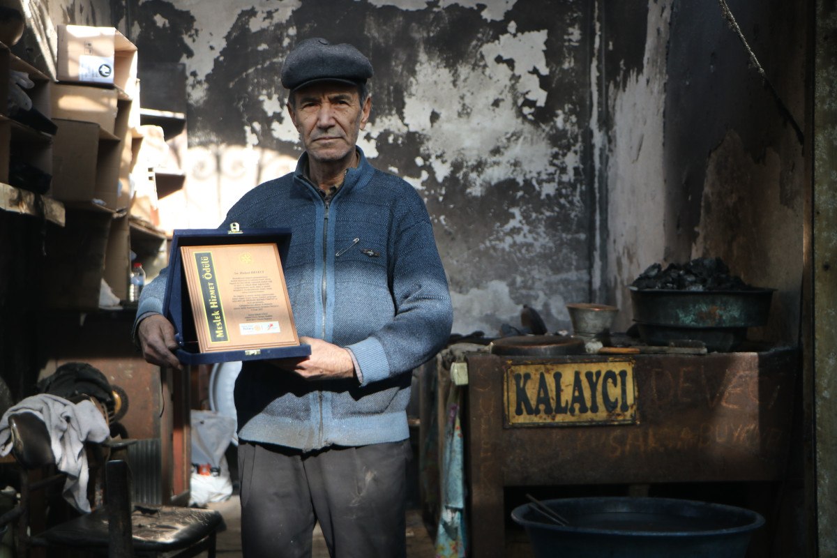 adanada 53 yasinda universite mezunu oldu 1 Zm6RJlLd