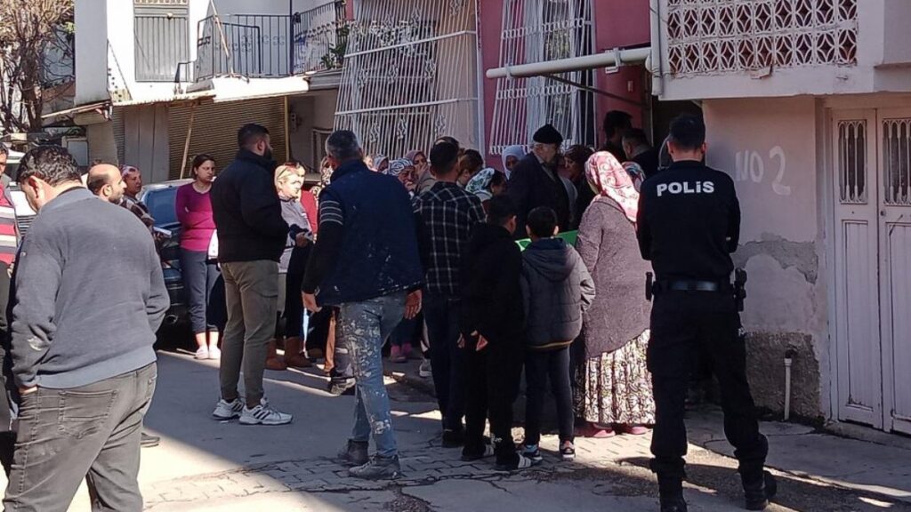 Adana'da karı koca karbonmonoksit zehirlenmesinden hayatını kaybetti 10 adanada kari koca karbonmonoksit zehirlenmesinden hayatini kaybetti GE7EAGng
