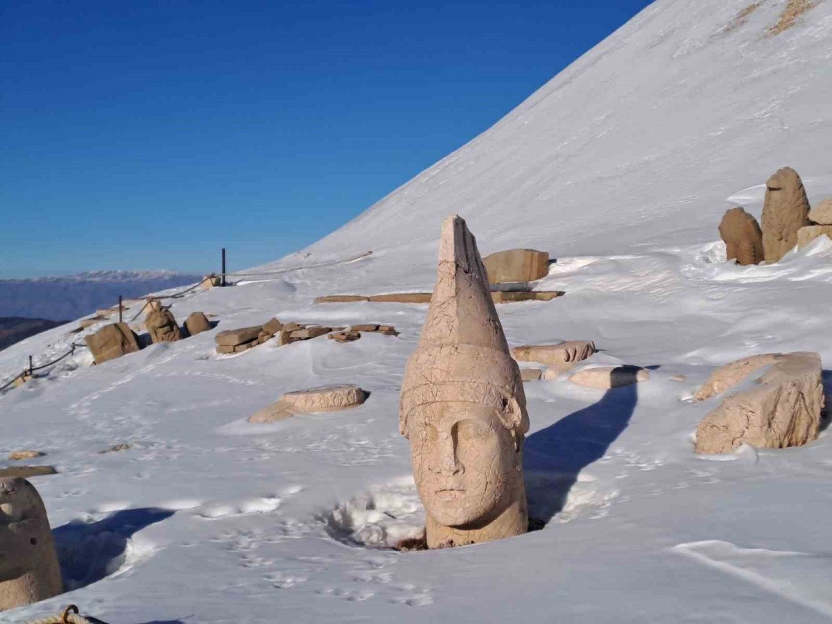 adiyamanda nemrut kisin yabanci turistlerin ilgisini cekiyor 2 sTeXVKQw
