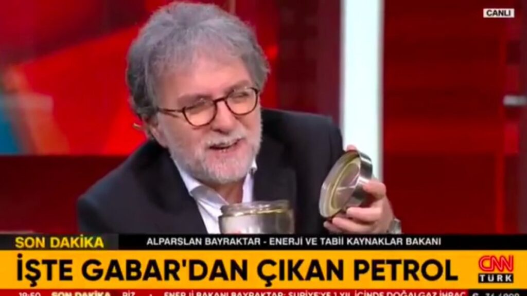 Ahmet Hakan canlı yayında petrol kokladı, Şahan Gökbakar tiye aldı 8 ahmet hakan canli yayinda petrol kokladi sahan gokbakar tiye aldi IOHt7UqP