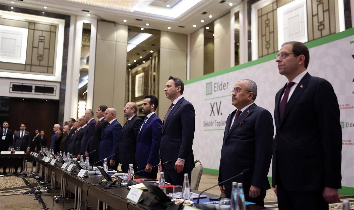 alparslan bayraktar 2025te elektrik dagitimda cesur kararlar alinacak 4 Zwmz7Sk2