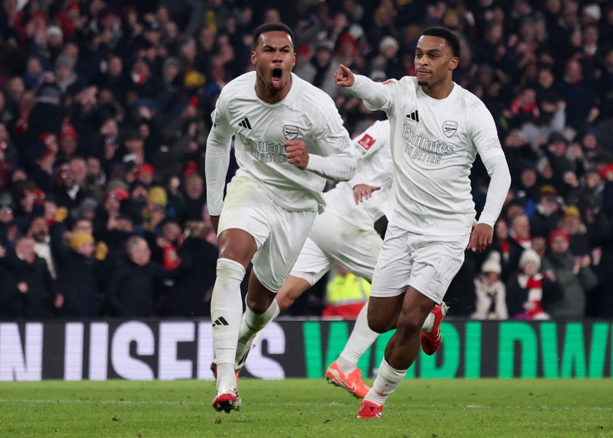 altay bayindir devlesti manchester united arsenali kupanin disina itti 2 uuyPBF1t