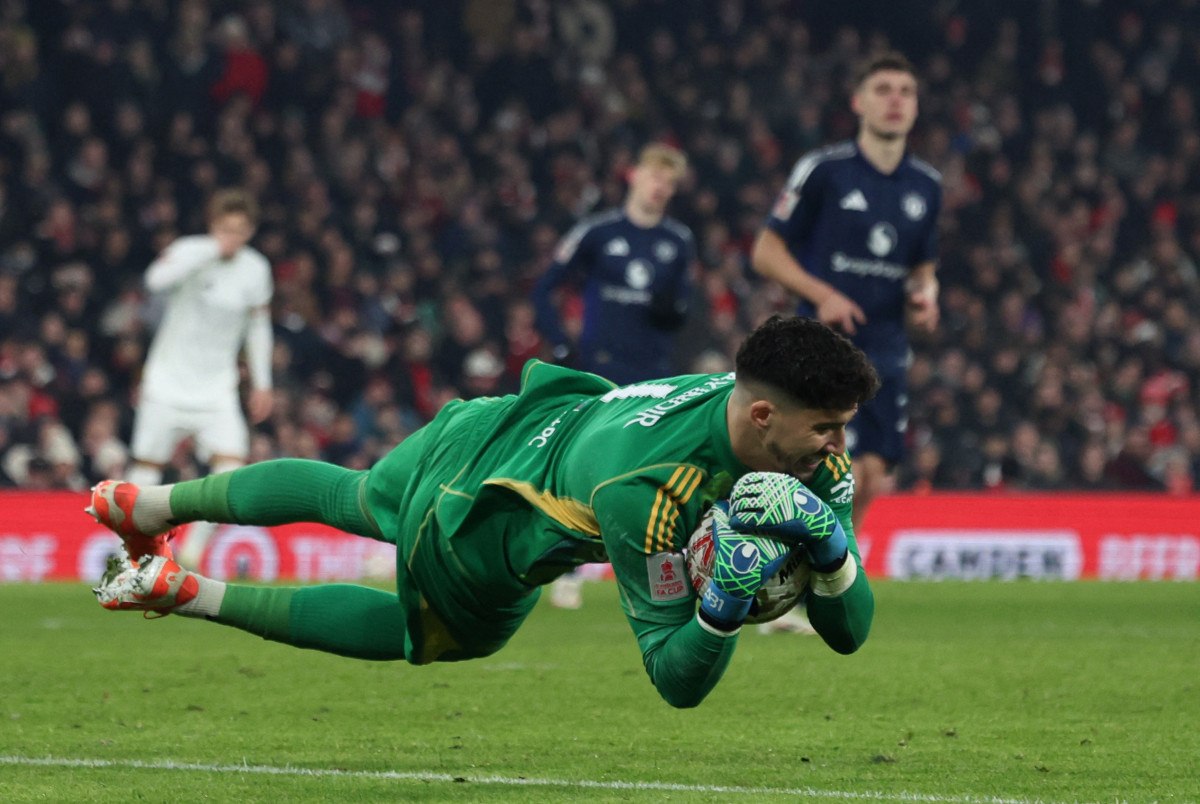 altay bayindir devlesti manchester united arsenali kupanin disina itti 4 qmIwgVQa