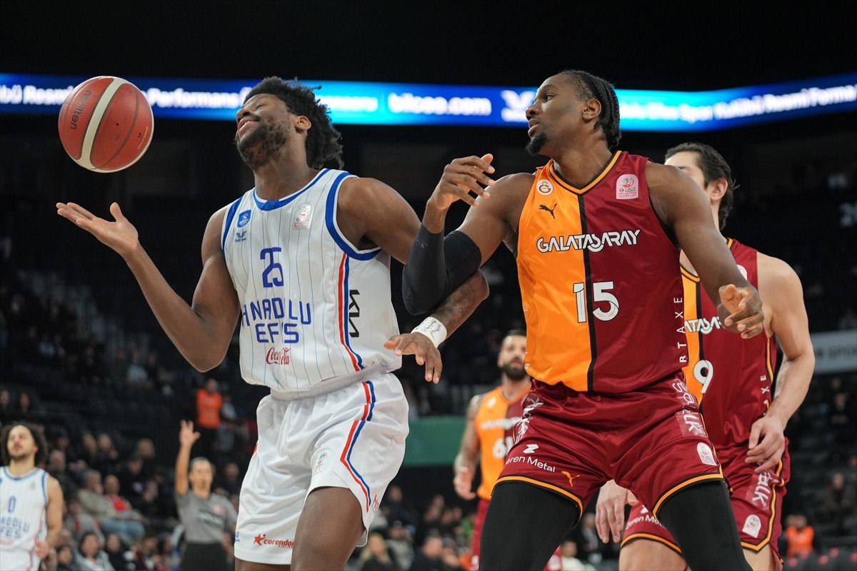 anadolu efes galatasarayi yendi 1 FHPudv7R