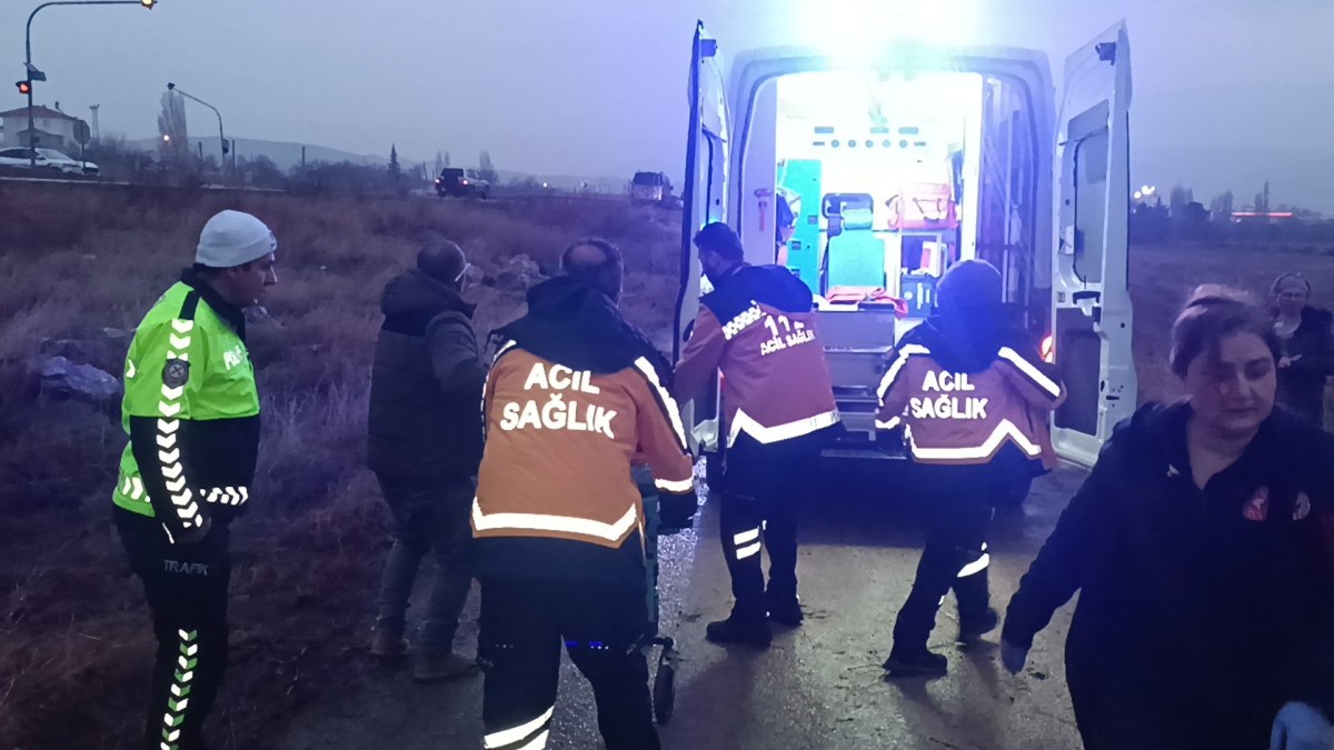 ankarada kontrolden cikan otomobil bos araziye savruldu 1 olu 4 yarali 2 9MYuqZXV