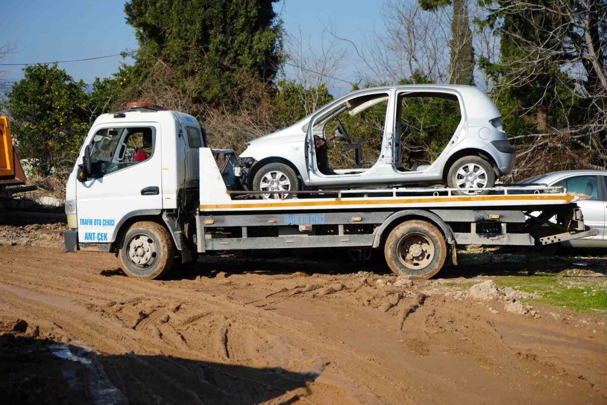 antalyada luks araclar otoparklarda curuyor 7 OtCdAYPp