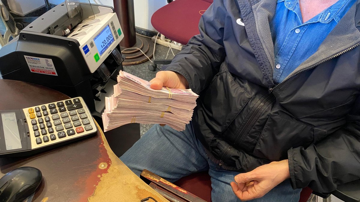 artvinde bankadan verilen fazla parayi iade etti tesekkur olarak cay ikram edildi 2