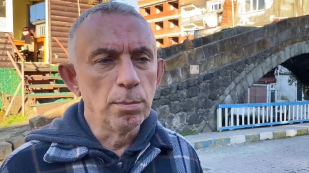 Artvin'de bankadan verilen fazla parayı iade etti: Teşekkür olarak çay ikram edildi 10 artvinde bankadan verilen fazla parayi iade etti tesekkur olarak cay ikram edildi 72NSWGZF