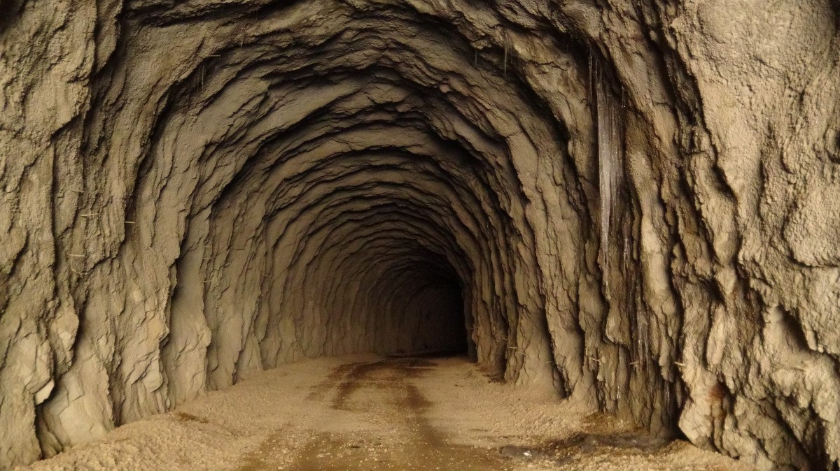 artvinin yusufeli ilcesindeki tunelden gecmek yurek istiyor 2 3kNi9D45