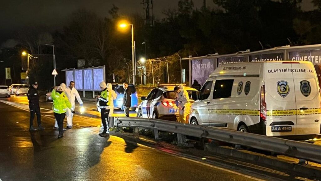 avcilar e 5te motosiklet kazasi yapan 1 polis memuru hayatini kaybetti 878UCMJF