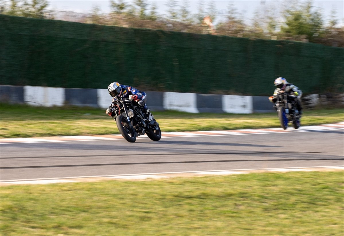 bahattin sofuoglu dunya superbike sampiyonasinda surpriz pesinde 0 CwDzeYOi