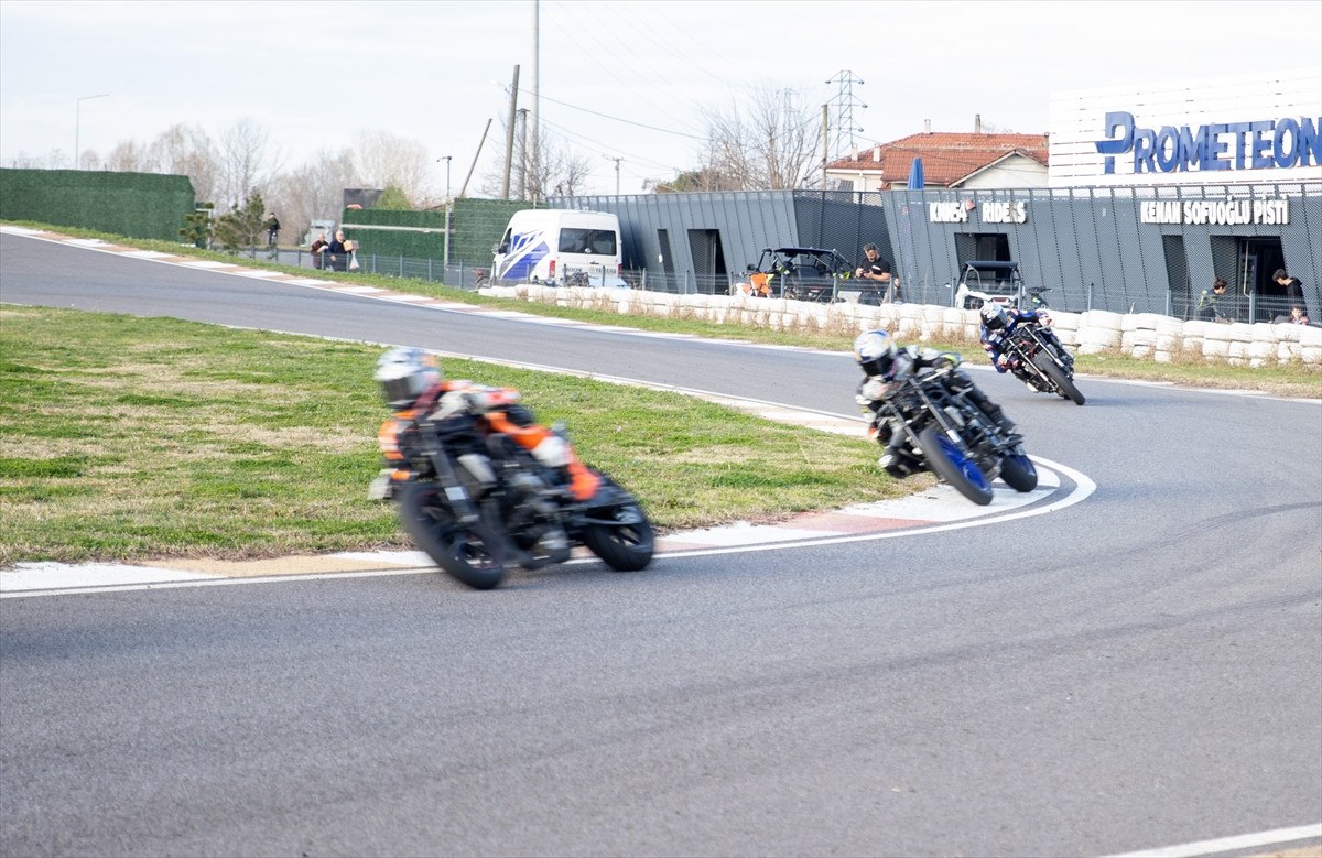 bahattin sofuoglu dunya superbike sampiyonasinda surpriz pesinde 13 ijCrIk6m
