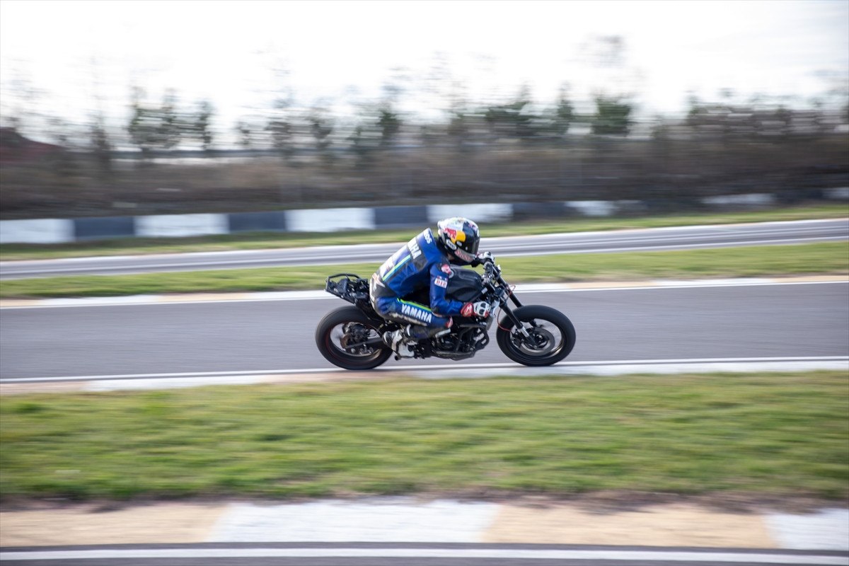 bahattin sofuoglu dunya superbike sampiyonasinda surpriz pesinde 15 jMFEDEgd