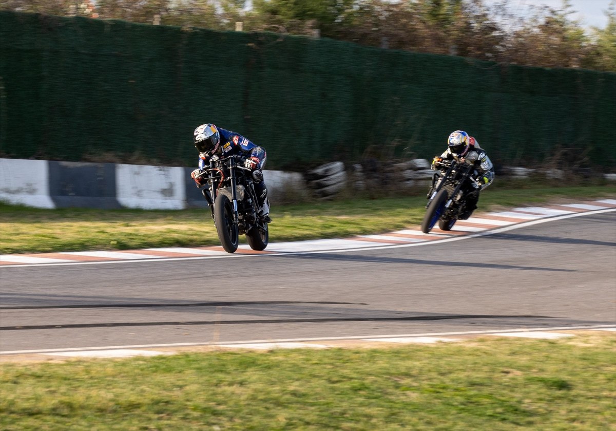 bahattin sofuoglu dunya superbike sampiyonasinda surpriz pesinde 2 bekqEFKF