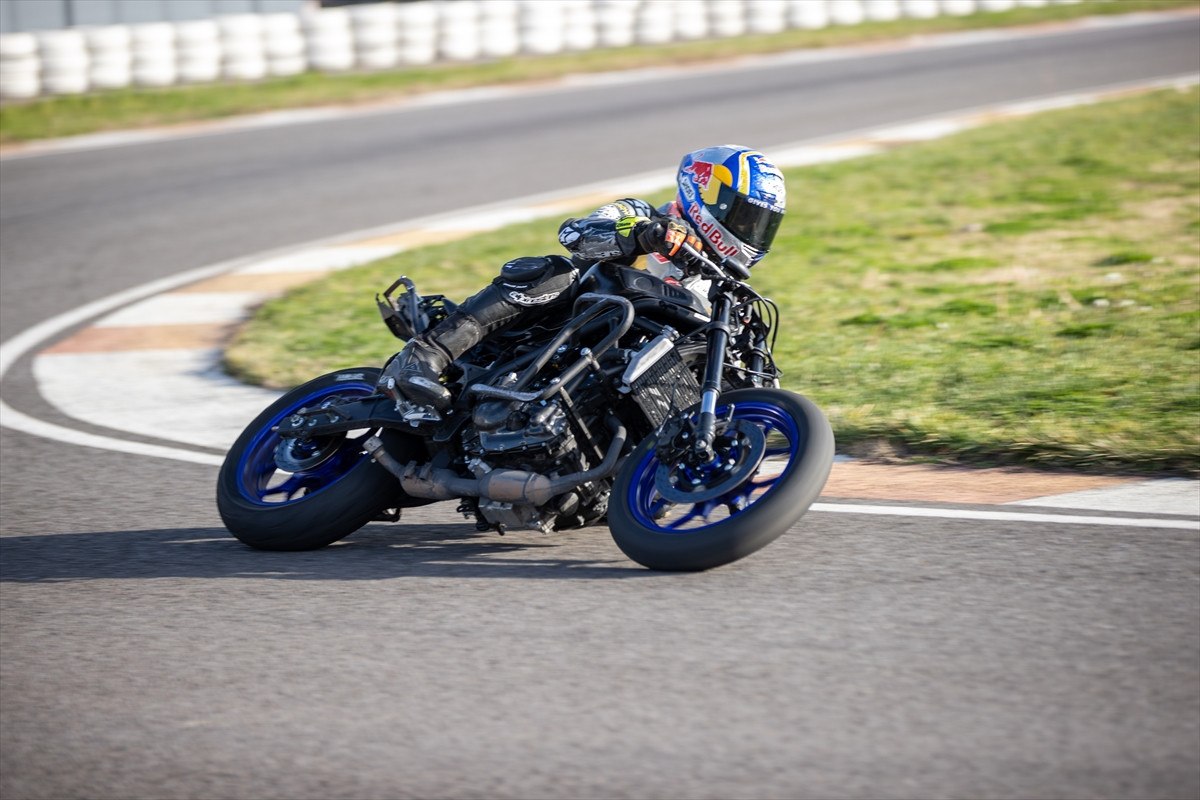 bahattin sofuoglu dunya superbike sampiyonasinda surpriz pesinde 8 mXsQO5P9