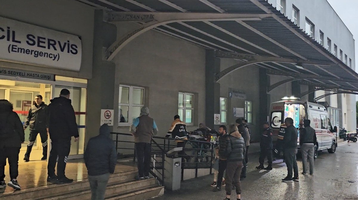 balikesirde isci midibusu kaza yapti 0 yeGKXt4n