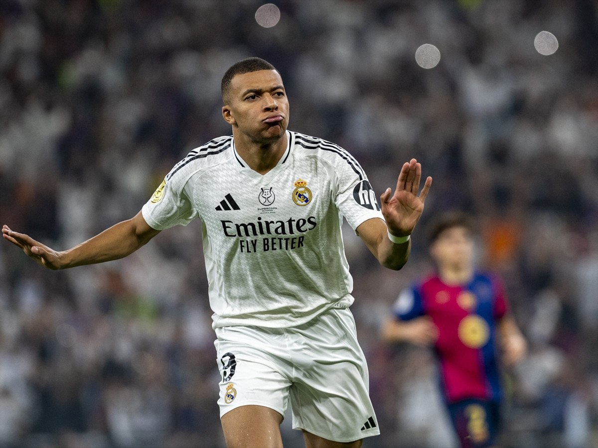 barcelona real madrid karsisinda 5ledi super kupayi kazandilar 0 afNM5j4H