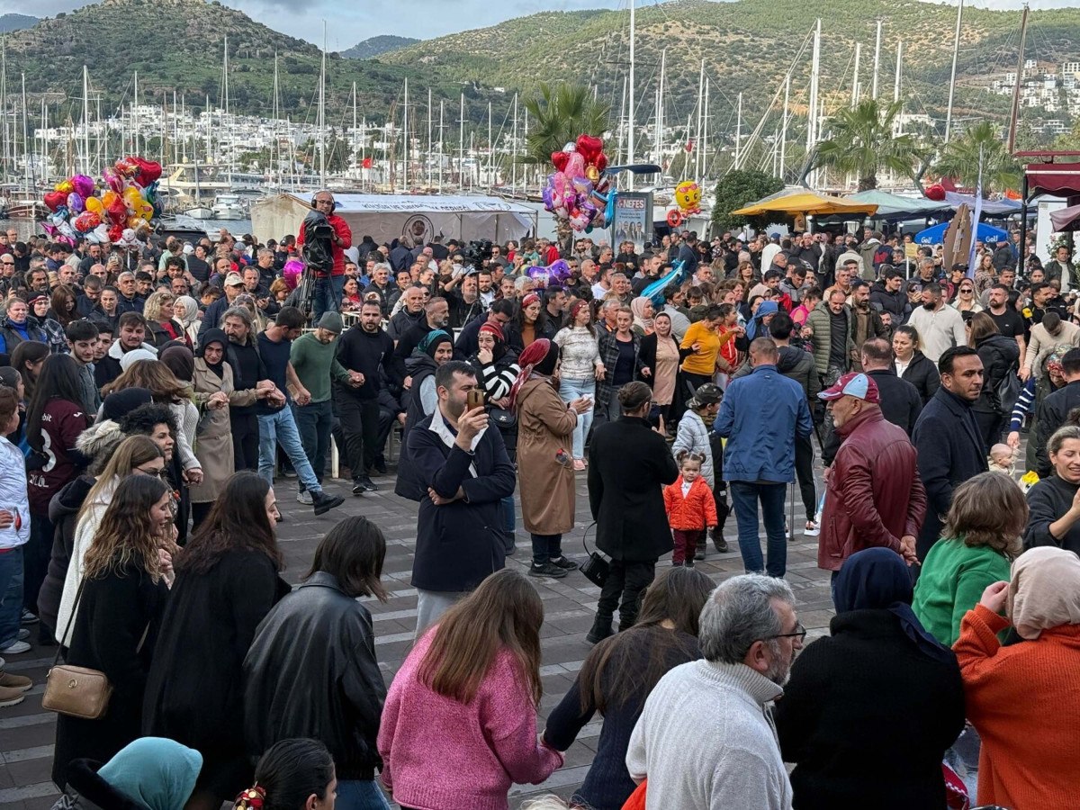 bodrumda hamsi festivali 3 ton hamsi dagitildi 1 klINYahz
