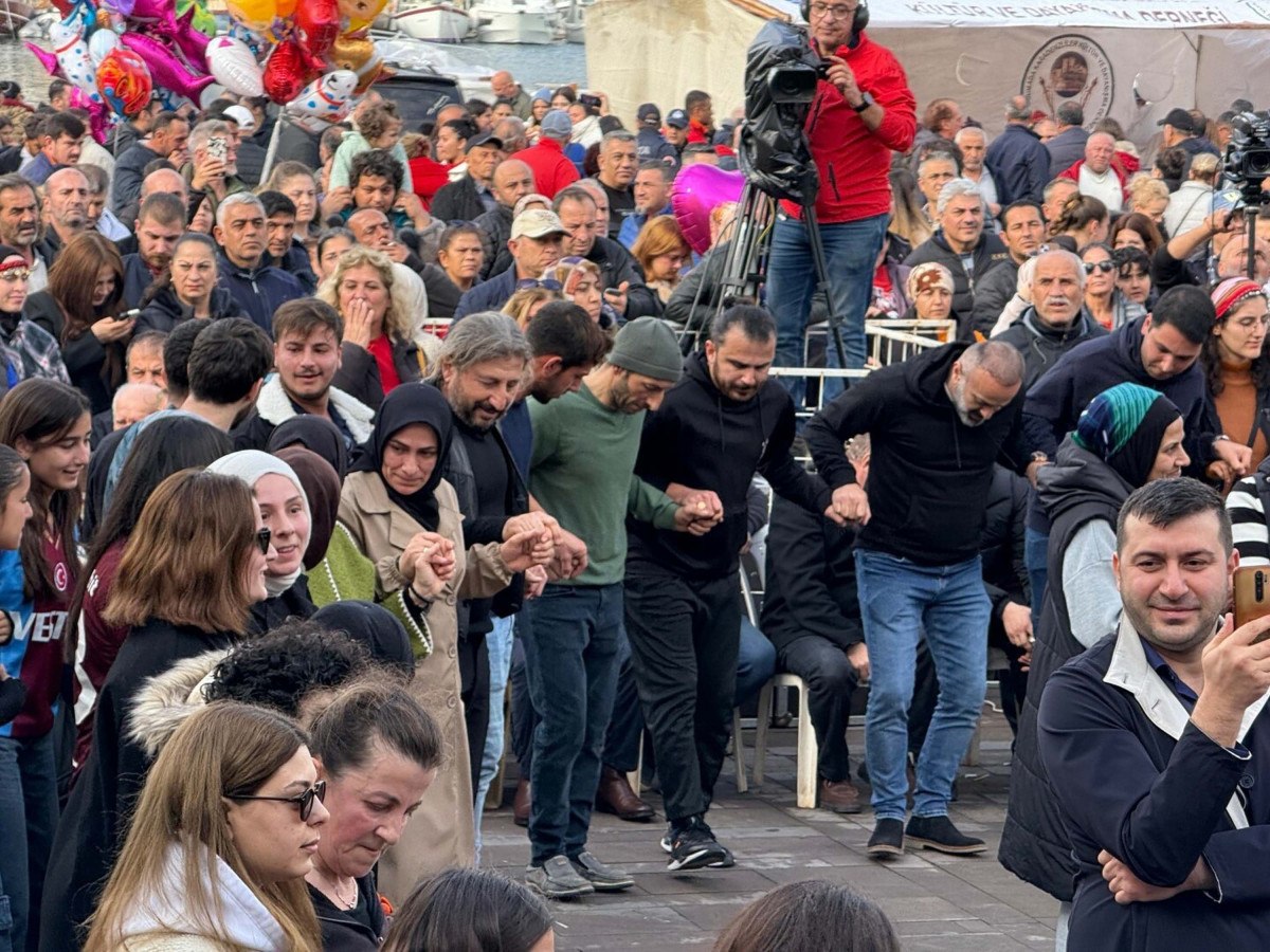 bodrumda hamsi festivali 3 ton hamsi dagitildi 3