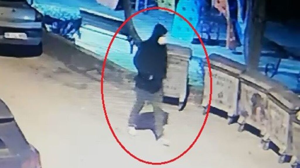 Bursa'da kafede dehşet saçan maskeli saldırgan yakalandı 9 bursada kafede dehset sacan maskeli saldirgan yakalandi bALGbi3h