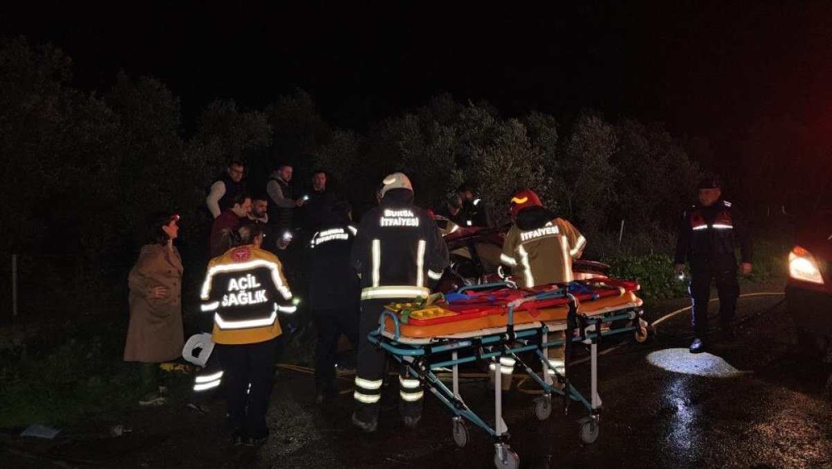 bursada otomobil ile tir carpisti 1 olu 3 yarali 4 WIvUaQsh