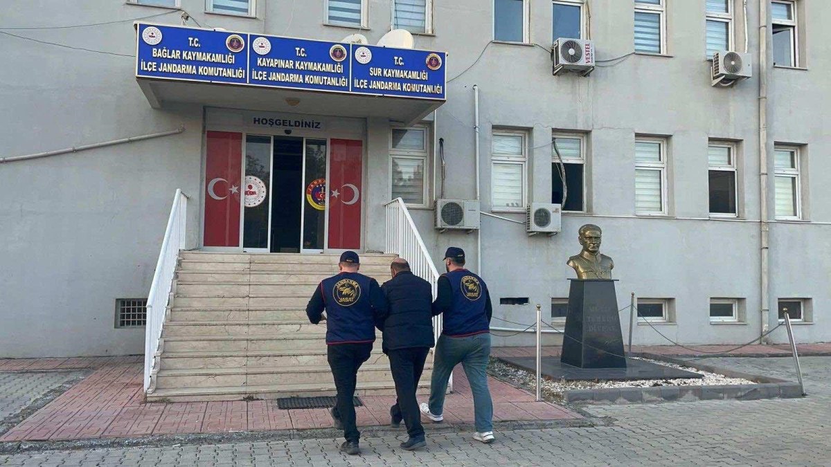 diyarbakirda 21 yildir aranan zanli yakayi ele verdi 0
