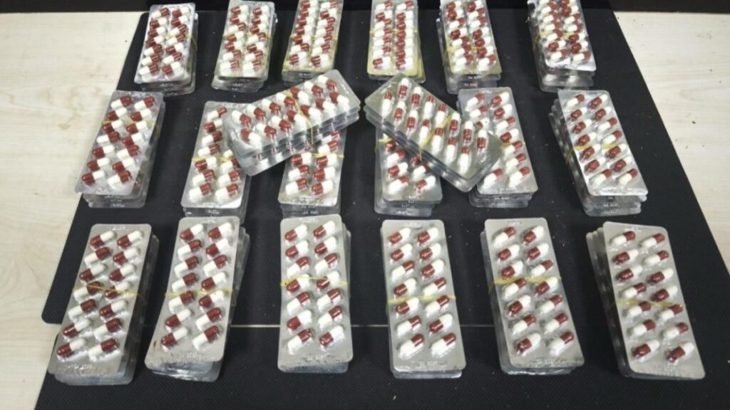 Düzce'de bin 120 adet uyuşturucu hap bulundu 6 duzcede bin 120 adet uyusturucu hap bulundu T11XLC3v