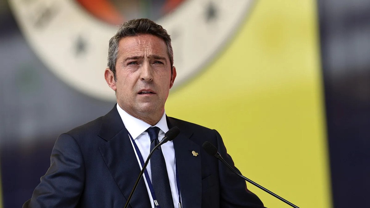 fenerbahce stadin uzerine ataturk yazma islemini tamamladi 2 Yvq9ZzAb
