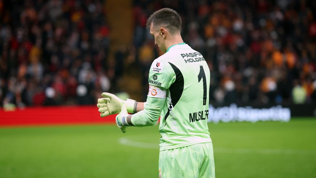 Fernando Muslera'dan Galatasaray'a sözleşme cevabı 6 fernando musleradan galatasaraya sozlesme cevabi AwhFLpBc
