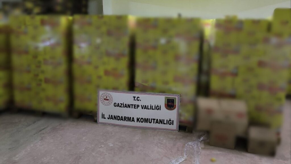 Gaziantep'te 1,5 milyon liralık sahte tavuk bulyon yakalandı 9 gaziantepte 15 milyon liralik sahte tavuk bulyon yakalandi sxfdKOz8