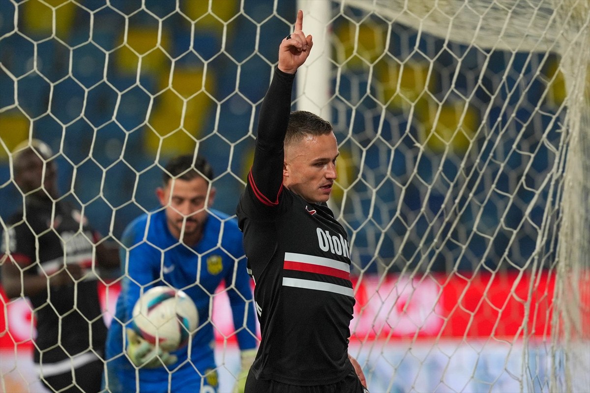 gencelerbirligi yeni malatyasporu uc golle gecti 0 8OvfHPk4