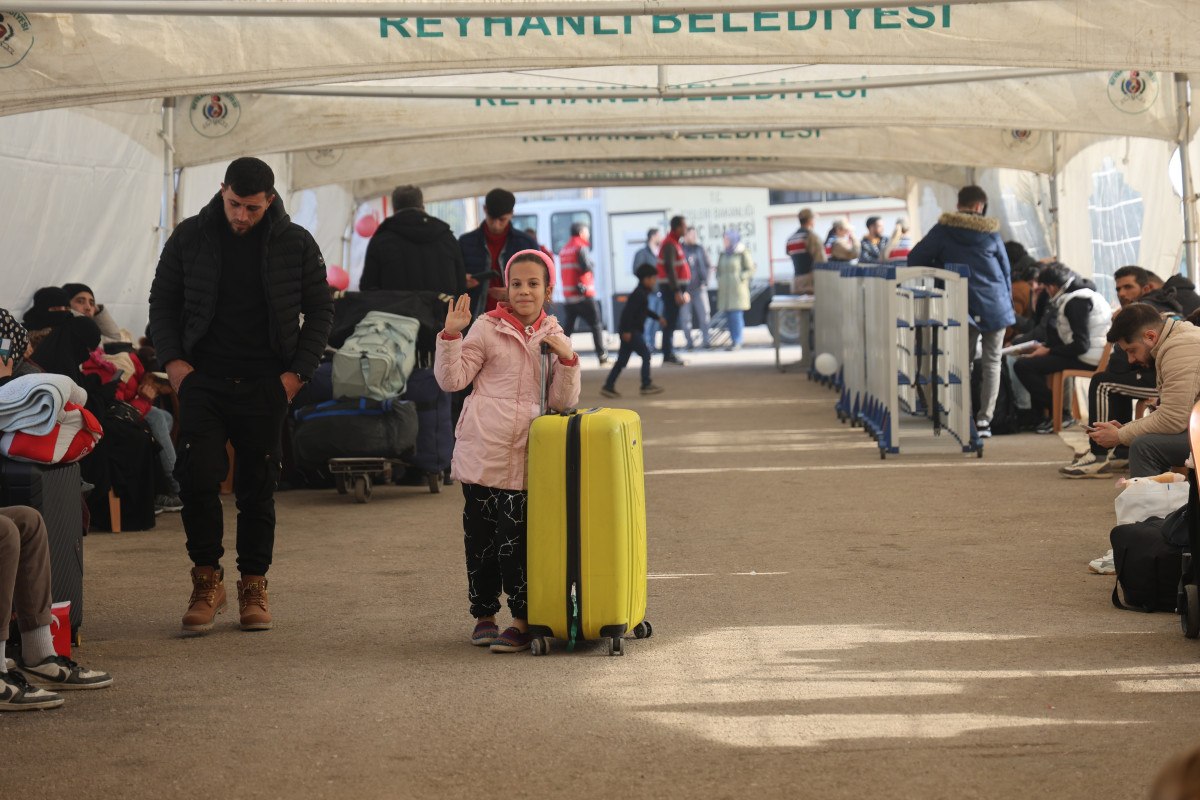 hatayda suriyelilerin donusu suruyor turkiye bizi savastan korudu 2 tikTDLXW