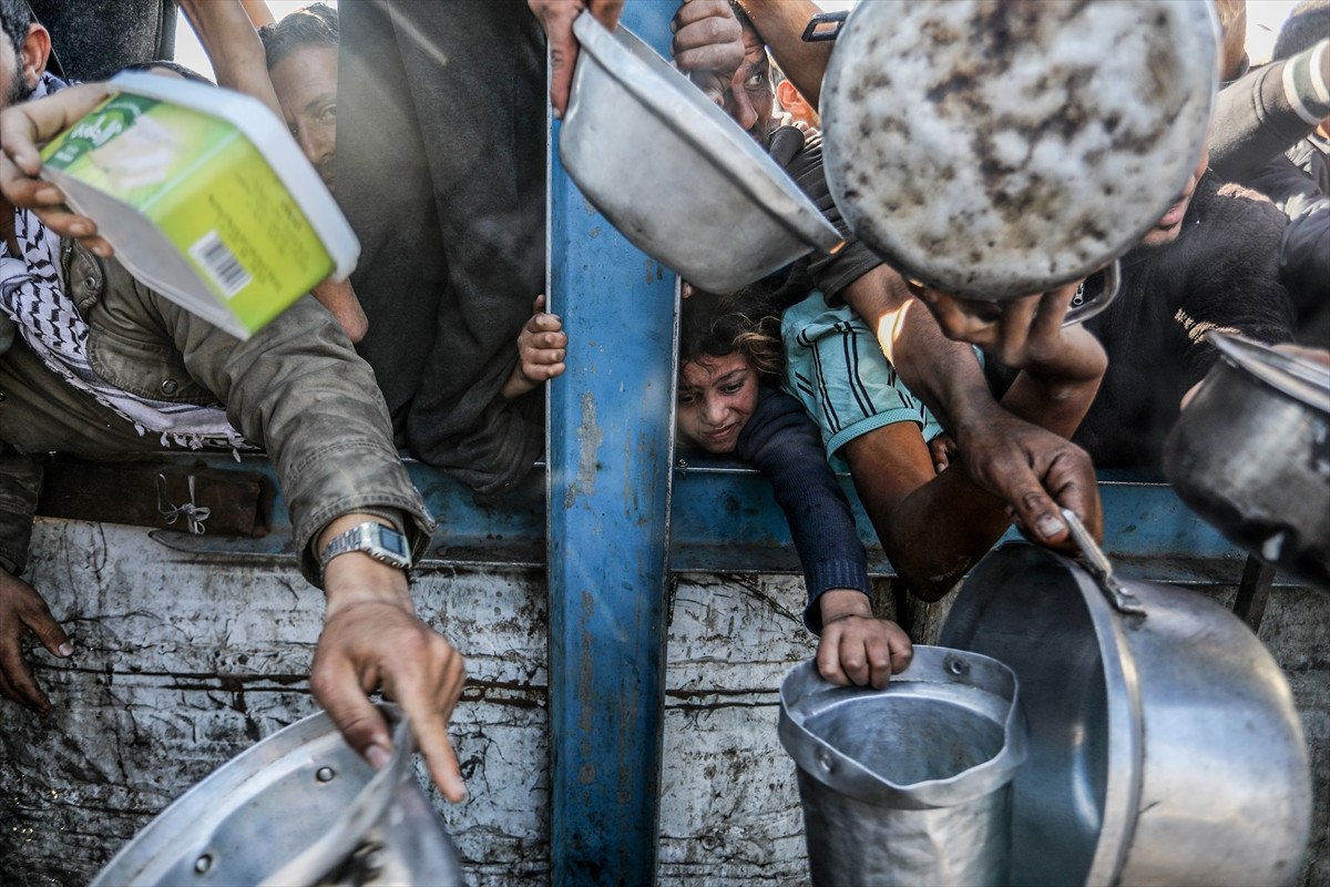 israil saldirilari ve ambargosu altindaki gazzede aclik ve susuzluk krizi yasaniyor 6 lkzznc6w