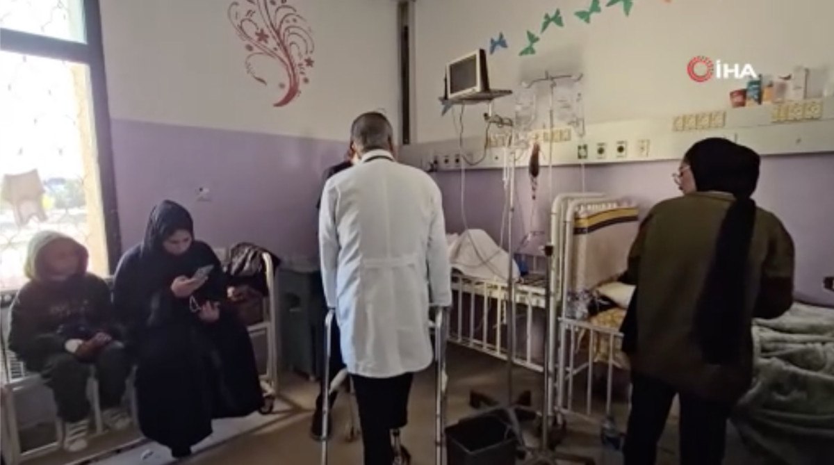 israil saldirilarinda bacagini kaybeden doktor hastahanede calismayi surduruyor 2 ChuAPqg4