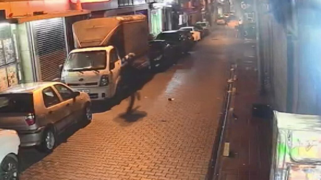 İstanbul Fatih'te çamaşırhaneye silahlı saldırı: 2 yaralı 5 istanbul fatihte camasirhaneye silahli saldiri 2 yarali z3MO3auX