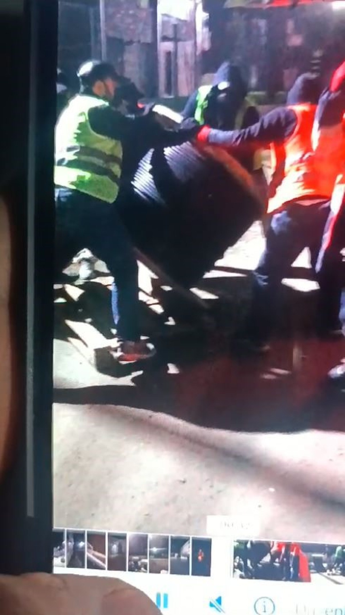 istanbulda isci gibi girdikleri insaati soydular 0 EZb7ij6w