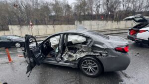 Anasayfa 30 istanbulda kamyon otomobile carpti 3 yarali hY2tpPw1