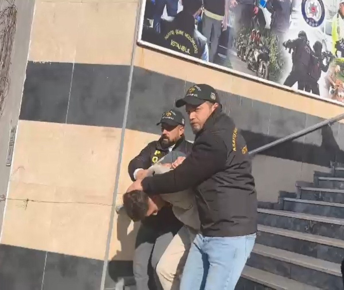 istanbulda marketten gasbettigi paralarla sanal bahis oynadi tutuklandi 2 lAAI1y9B