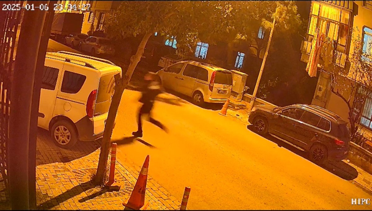 istanbulda sokakta satirli kavga 0 CDPGD8ir