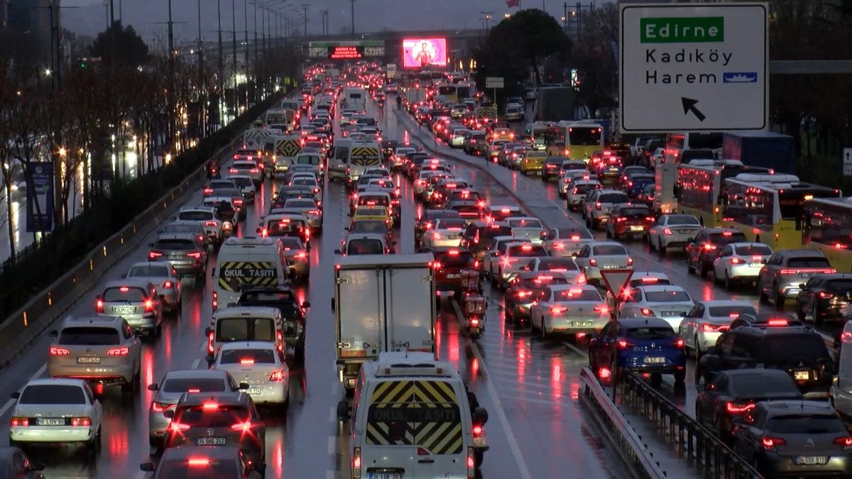 istanbulda trafik yogunlugu yuzde 78i gordu 2