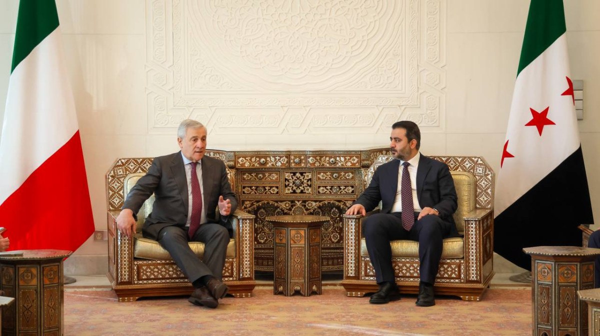 italya disisleri bakani antonio tajani emevi camiini ziyaret etti 0 vNG8Hvmm